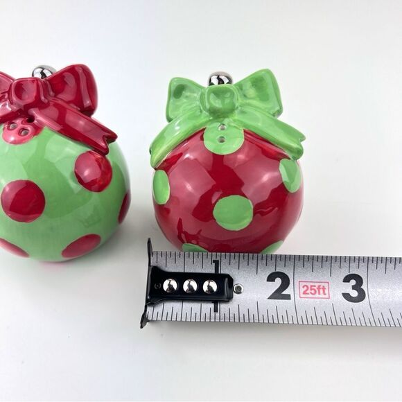 Burtone BURTO Christmas Ornament Shaped Red And Green Salt And Pepper Shakers - Picture 11 of 11